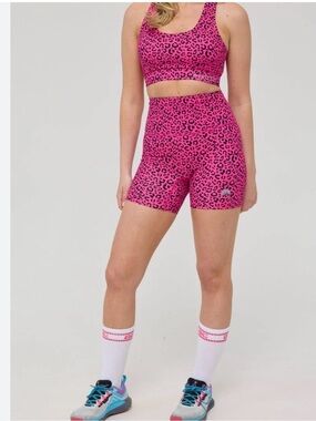 Daisy Fuentes Women's Pink Leopard Print Sports Bra & bike shorts XL